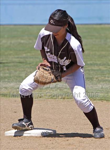 Thumbnail 3 in Lincoln vs. Kennedy (Valley Classic) photogallery.