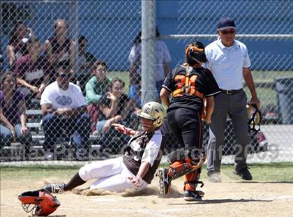 Thumbnail 3 in Lincoln vs. Kennedy (Valley Classic) photogallery.
