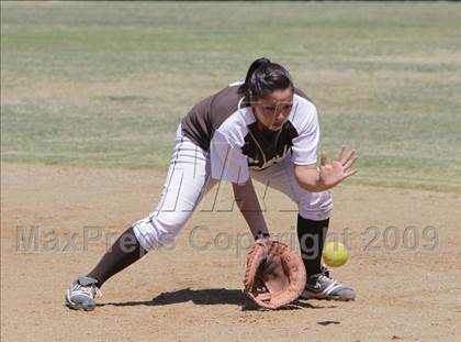 Thumbnail 1 in Lincoln vs. Kennedy (Valley Classic) photogallery.