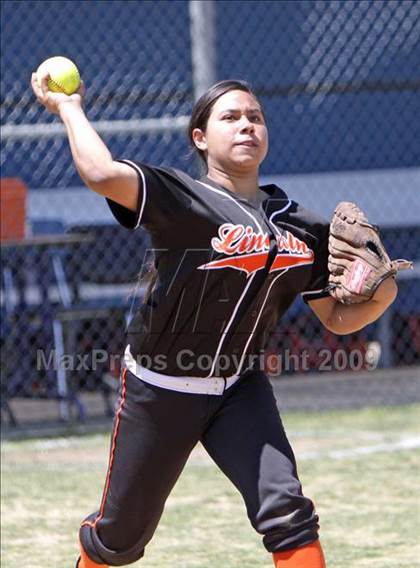 Thumbnail 2 in Lincoln vs. Kennedy (Valley Classic) photogallery.