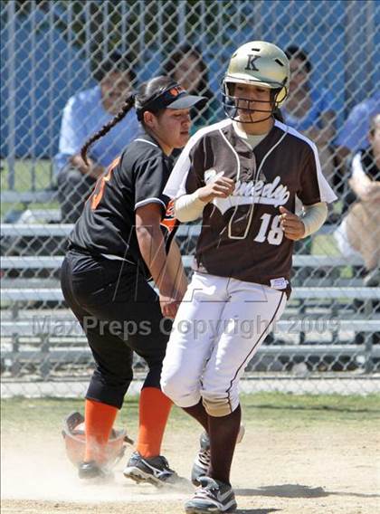 Thumbnail 2 in Lincoln vs. Kennedy (Valley Classic) photogallery.