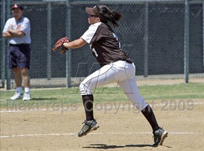 Thumbnail 1 in Lincoln vs. Kennedy (Valley Classic) photogallery.