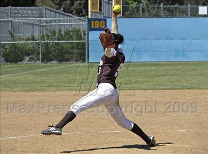 Thumbnail 2 in Lincoln vs. Kennedy (Valley Classic) photogallery.
