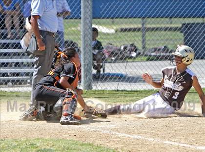 Thumbnail 2 in Lincoln vs. Kennedy (Valley Classic) photogallery.