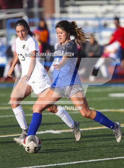 Thumbnail 3 in Rock Canyon vs Broomfield (CHSAA 5A 2nd Round) photogallery.