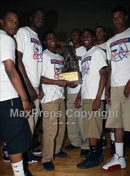 Thumbnail 1 in Douglass Ceremony (Tour of Champions) photogallery.