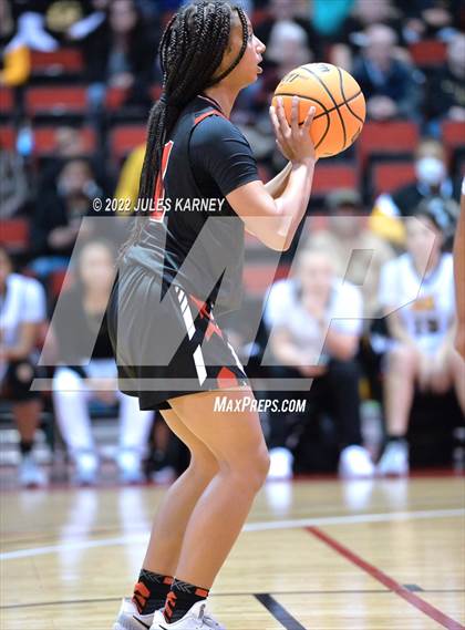 Thumbnail 3 in Clark vs Las Vegas (NIAA 4A State Final) photogallery.