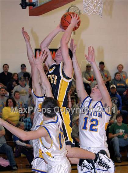 Thumbnail 1 in Venango Catholic vs Union (PIAA District 9 KSAC Final) photogallery.