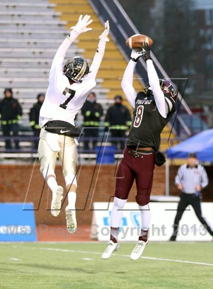 Thumbnail 1 in Giles County vs. Fulton (TSSAA Division I Class 4A BlueCross Bowl)  photogallery.
