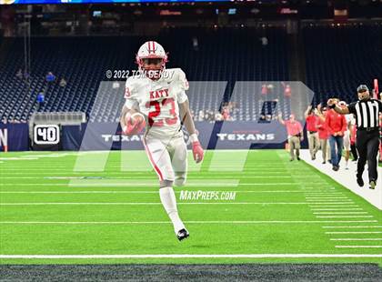 Thumbnail 3 in King vs. Katy (UIL 6A Div 2 Region 3 Finals) photogallery.