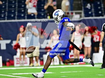 Thumbnail 1 in King vs. Katy (UIL 6A Div 2 Region 3 Finals) photogallery.