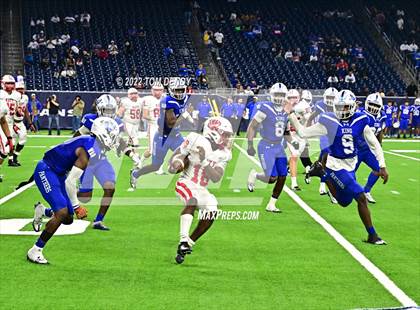Thumbnail 3 in King vs. Katy (UIL 6A Div 2 Region 3 Finals) photogallery.