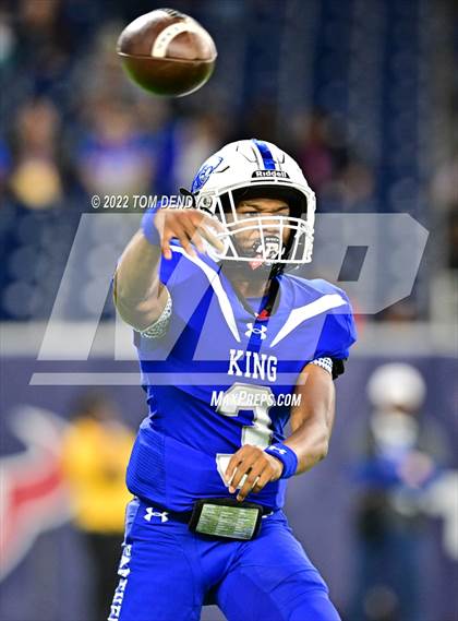Thumbnail 3 in King vs. Katy (UIL 6A Div 2 Region 3 Finals) photogallery.