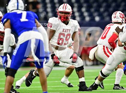 Thumbnail 3 in King vs. Katy (UIL 6A Div 2 Region 3 Finals) photogallery.