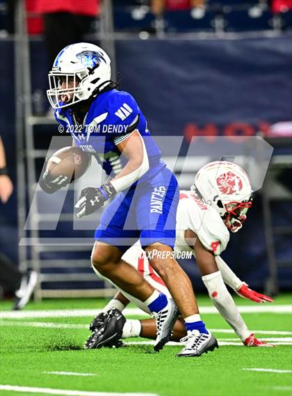 Thumbnail 1 in King vs. Katy (UIL 6A Div 2 Region 3 Finals) photogallery.