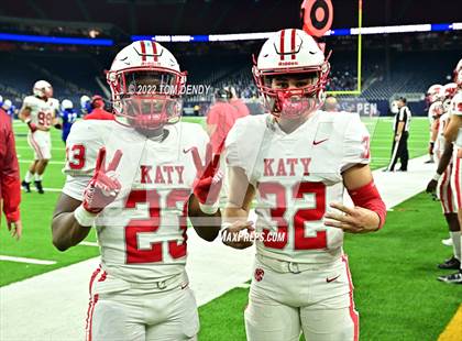 Thumbnail 3 in King vs. Katy (UIL 6A Div 2 Region 3 Finals) photogallery.