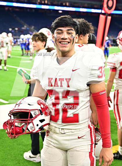 Thumbnail 2 in King vs. Katy (UIL 6A Div 2 Region 3 Finals) photogallery.
