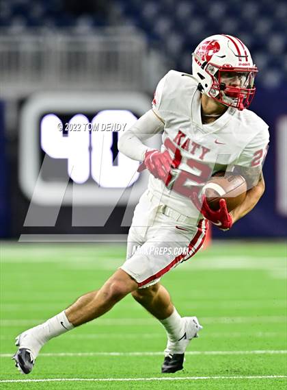 Thumbnail 3 in King vs. Katy (UIL 6A Div 2 Region 3 Finals) photogallery.