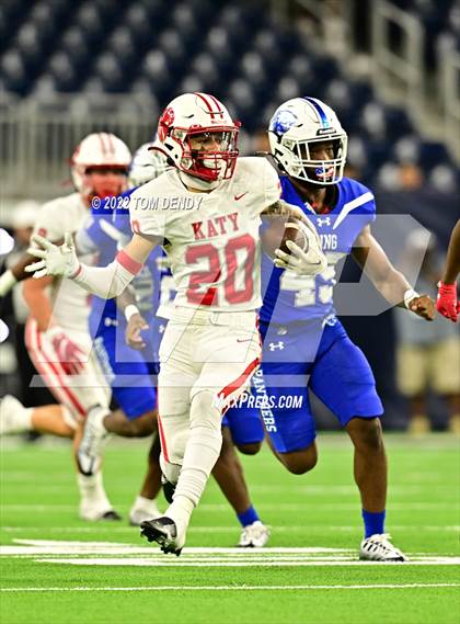 Thumbnail 2 in King vs. Katy (UIL 6A Div 2 Region 3 Finals) photogallery.