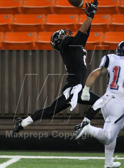 Thumbnail 3 in St. Louis vs. 'Iolani  photogallery.