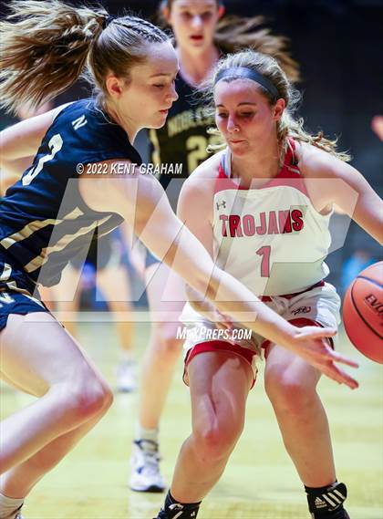 Thumbnail 3 in East Central vs Noblesville (Hall of Fame Classic) photogallery.