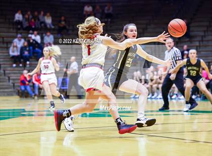 Thumbnail 1 in East Central vs Noblesville (Hall of Fame Classic) photogallery.