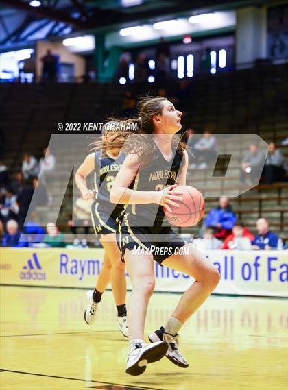 Thumbnail 3 in East Central vs Noblesville (Hall of Fame Classic) photogallery.