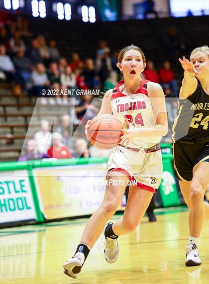 Thumbnail 2 in East Central vs Noblesville (Hall of Fame Classic) photogallery.