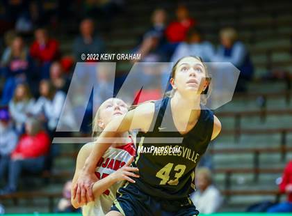 Thumbnail 2 in East Central vs Noblesville (Hall of Fame Classic) photogallery.