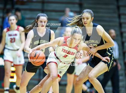 Thumbnail 1 in East Central vs Noblesville (Hall of Fame Classic) photogallery.