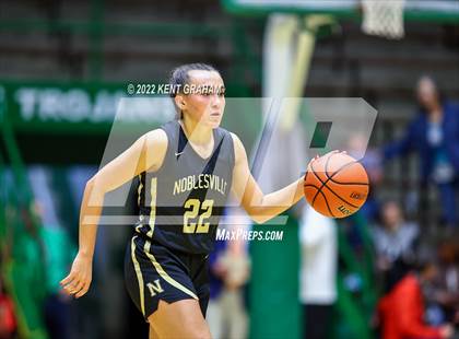 Thumbnail 3 in East Central vs Noblesville (Hall of Fame Classic) photogallery.