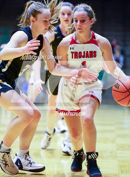Thumbnail 2 in East Central vs Noblesville (Hall of Fame Classic) photogallery.