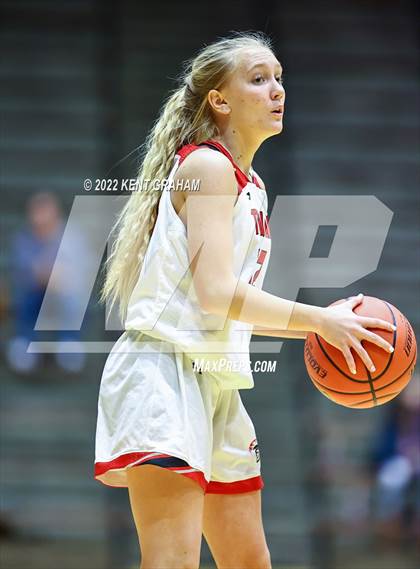 Thumbnail 2 in East Central vs Noblesville (Hall of Fame Classic) photogallery.
