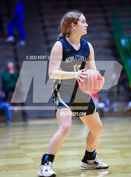 Thumbnail 2 in East Central vs Noblesville (Hall of Fame Classic) photogallery.