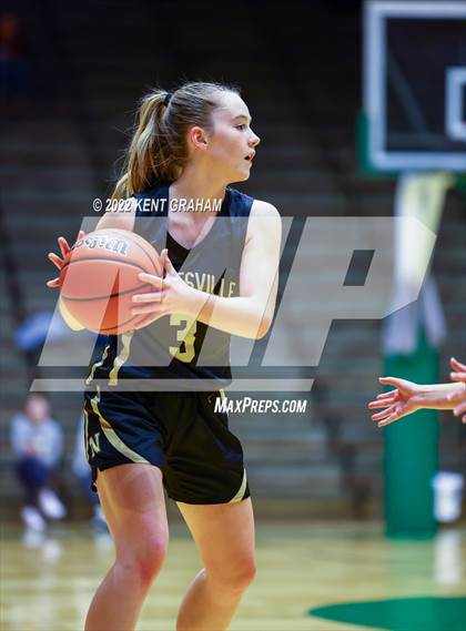 Thumbnail 1 in East Central vs Noblesville (Hall of Fame Classic) photogallery.