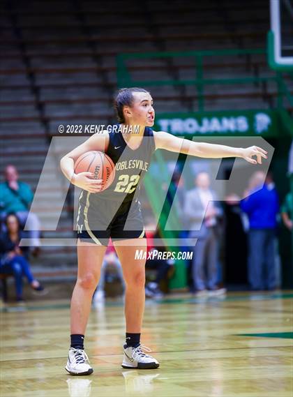 Thumbnail 1 in East Central vs Noblesville (Hall of Fame Classic) photogallery.