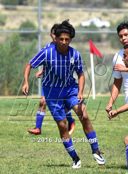 Thumbnail 3 in Bloomfield vs Lovington (Aztec Invitational) photogallery.