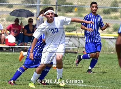 Thumbnail 2 in Bloomfield vs Lovington (Aztec Invitational) photogallery.