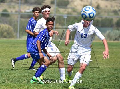 Thumbnail 3 in Bloomfield vs Lovington (Aztec Invitational) photogallery.