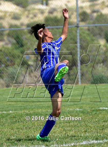 Thumbnail 1 in Bloomfield vs Lovington (Aztec Invitational) photogallery.