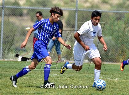 Thumbnail 1 in Bloomfield vs Lovington (Aztec Invitational) photogallery.