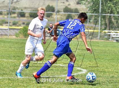 Thumbnail 2 in Bloomfield vs Lovington (Aztec Invitational) photogallery.