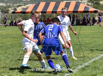 Thumbnail 3 in Bloomfield vs Lovington (Aztec Invitational) photogallery.