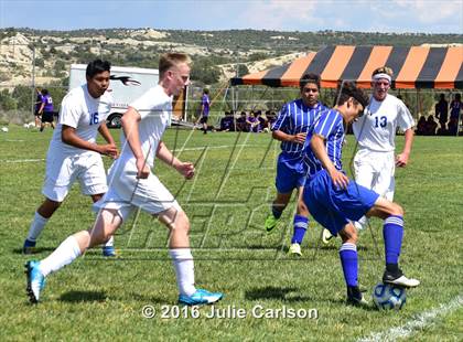 Thumbnail 2 in Bloomfield vs Lovington (Aztec Invitational) photogallery.