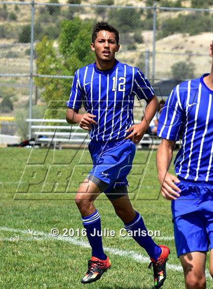 Thumbnail 1 in Bloomfield vs Lovington (Aztec Invitational) photogallery.