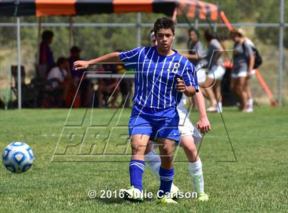 Thumbnail 3 in Bloomfield vs Lovington (Aztec Invitational) photogallery.
