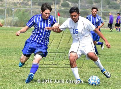 Thumbnail 1 in Bloomfield vs Lovington (Aztec Invitational) photogallery.
