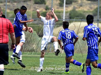 Thumbnail 1 in Bloomfield vs Lovington (Aztec Invitational) photogallery.