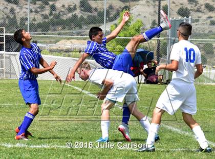 Thumbnail 1 in Bloomfield vs Lovington (Aztec Invitational) photogallery.