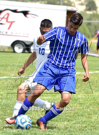 Thumbnail 1 in Bloomfield vs Lovington (Aztec Invitational) photogallery.